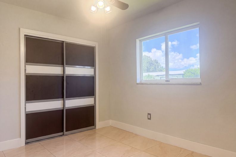 Photo 13 of 22 of 6200 SW 109th Ave, Miami, FL