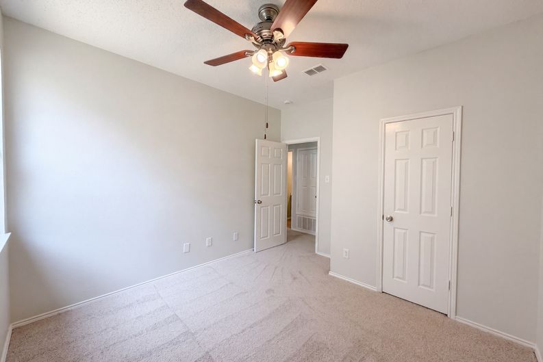Photo 14 of 27 of 12609 Black Cherry Ln, Euless, TX