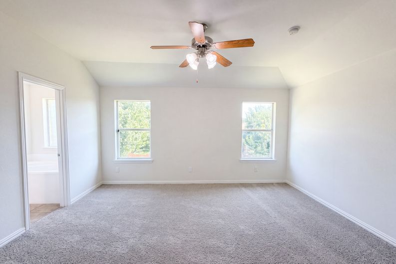 Photo 4 of 25 of 1421 Sparrow Dr, Little Elm, TX