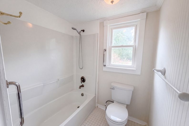 Photo 12 of 16 of 1727 Green St NE, Conyers, GA