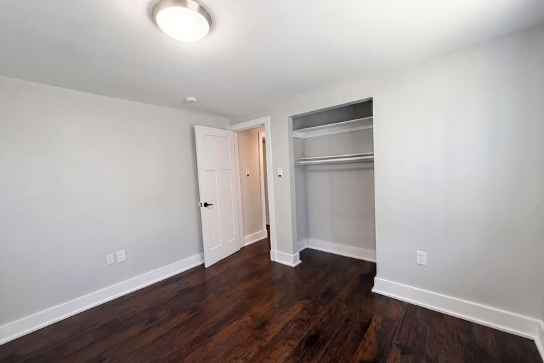 Photo 13 of 24 of 6515 Carriage Dr, Alexandria, VA