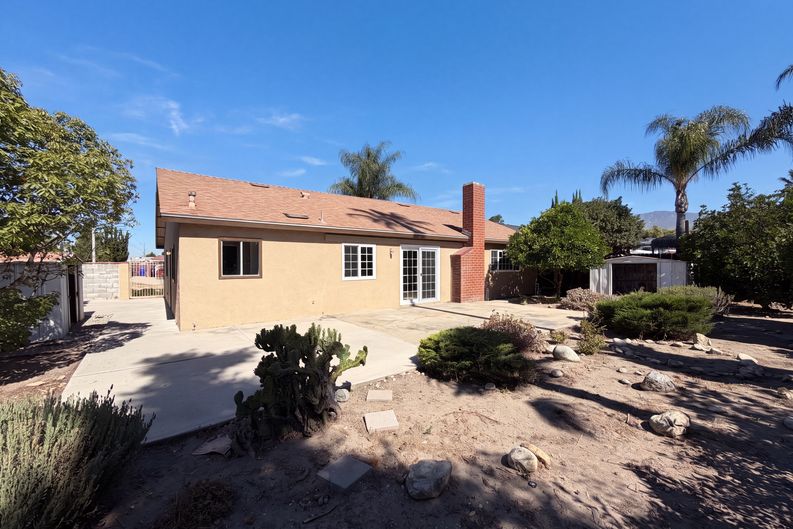 Photo 5 of 26 of 648 Brentwood Ave, Upland, CA