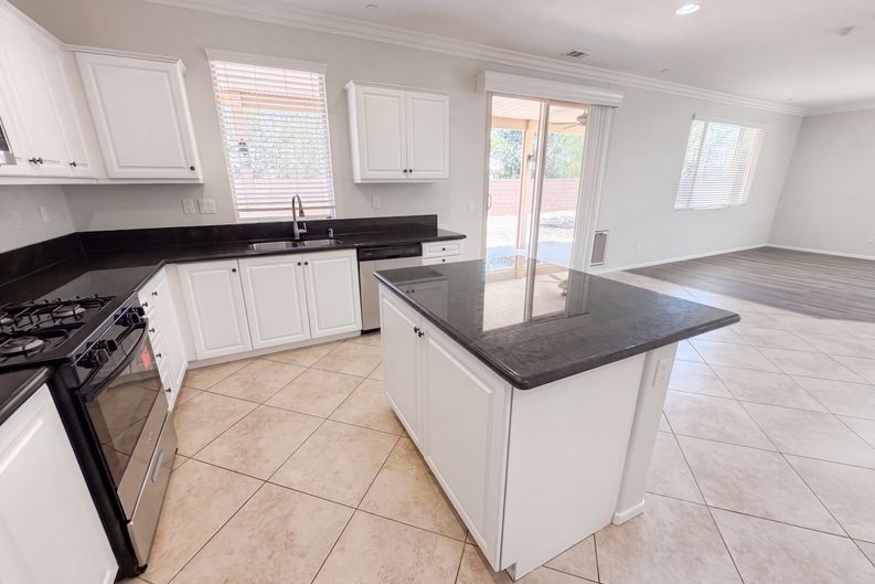 Photo 12 of 41 of 29495 Glenhurst Cir, Menifee, CA
