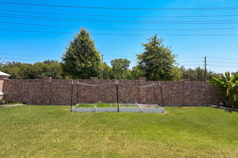 Photo 24 of 28 of 9694 Brackenfield Ln, Frisco, TX