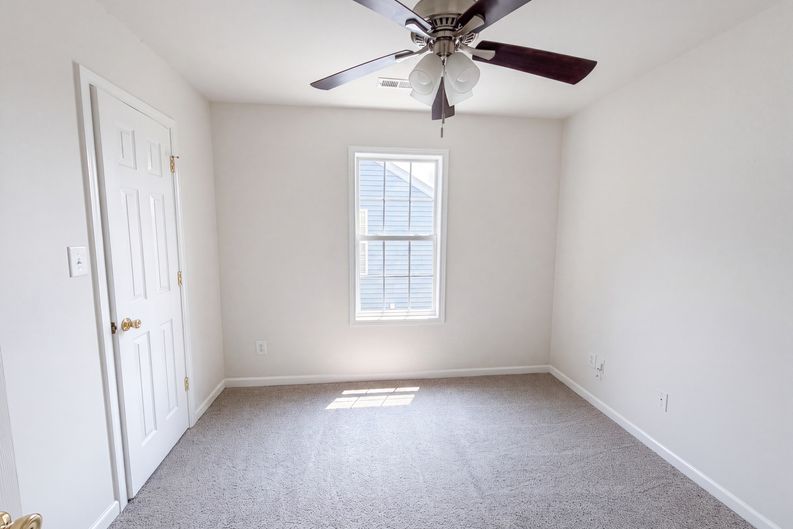 Photo 9 of 17 of 5714 Waverly Lynn Ln, Charlotte, NC