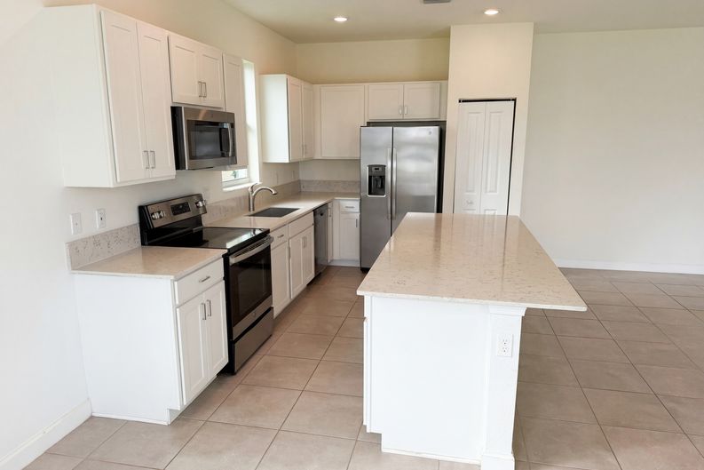 Photo 17 of 42 of 12473 NW Lynch Ln, Port Saint Lucie, FL