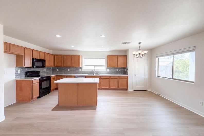 Photo 5 of 23 of 1390 E Ryan Rd, San Tan Valley, AZ