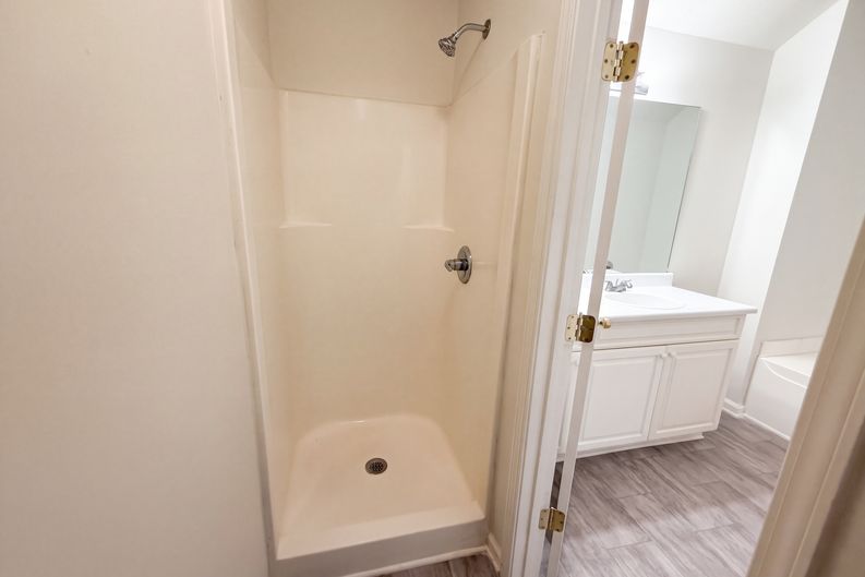 Photo 13 of 21 of 6140 Steve Scarlett Pl, La Vergne, TN