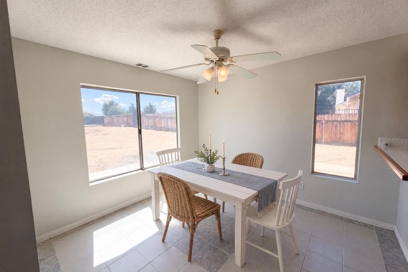 Photo 7 of 18 of 13561 Glacier Cir, Hesperia, CA