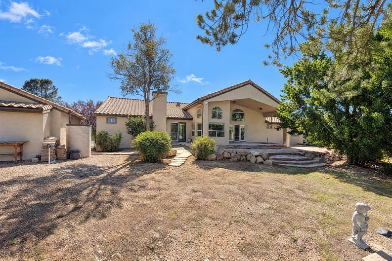 Photo 5 of 38 of 3320 Charla Dr, Prescott, AZ