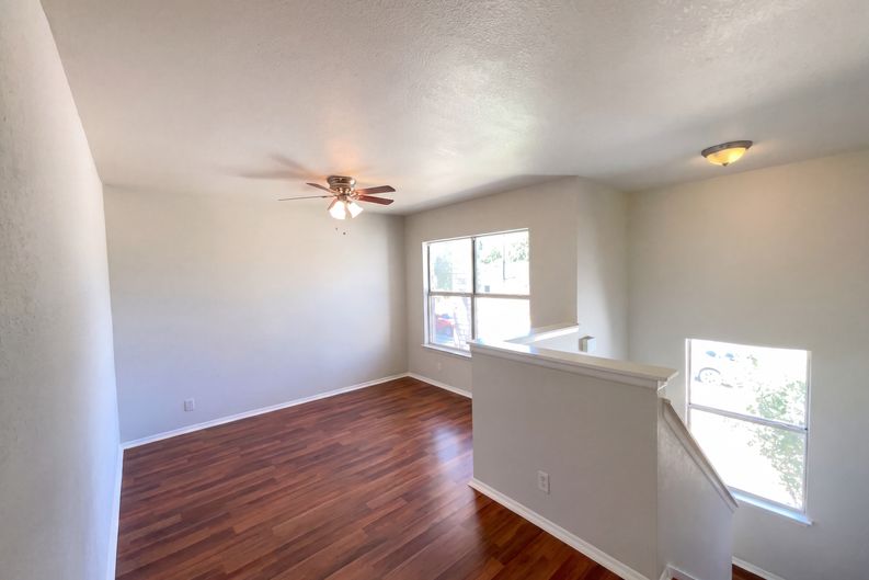 Photo 10 of 23 of 9646 Ivy Plain Dr, San Antonio, TX