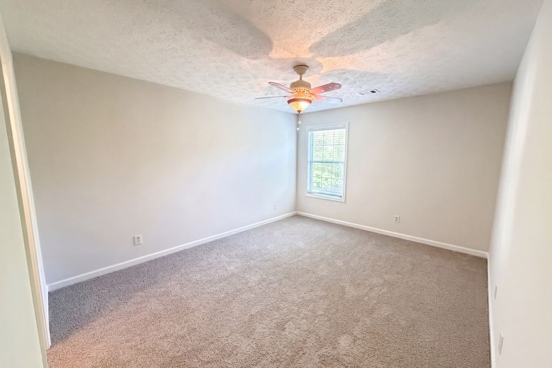 Photo 4 of 21 of 13331 Harpley Ct, Alpharetta, GA