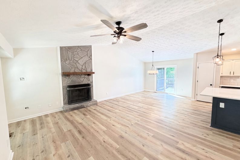 Photo 3 of 24 of 1327 Towne Harbor Trl, Woodstock, GA
