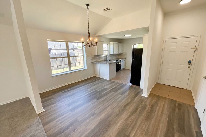 Photo 7 of 18 of 504 Woodbriar, Noble, OK