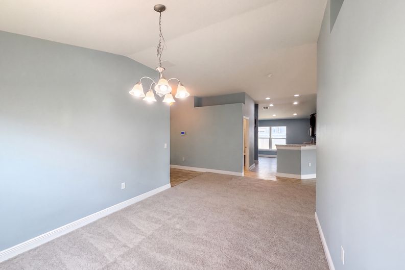 Photo 8 of 26 of 1229 Longville Cir, Tavares, FL
