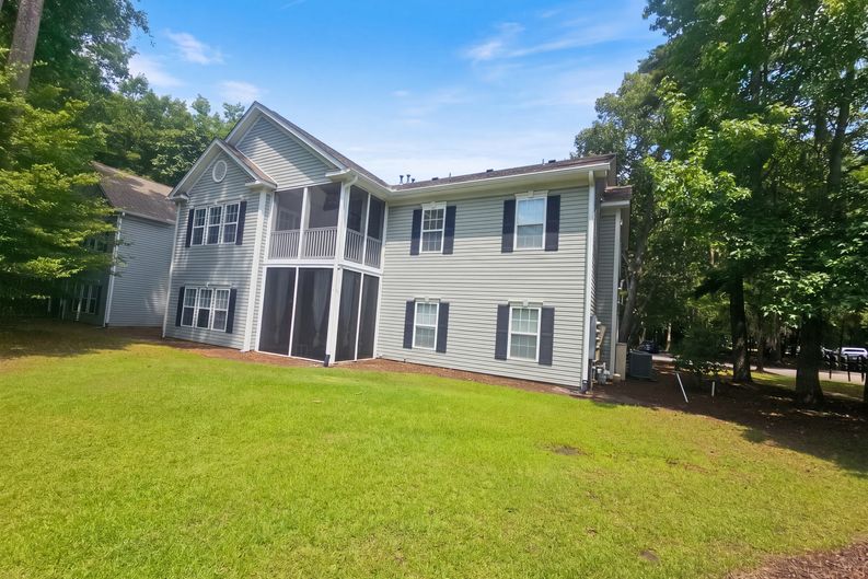 Photo 5 of 17 of 906 W Marymont Ln, Charleston, SC