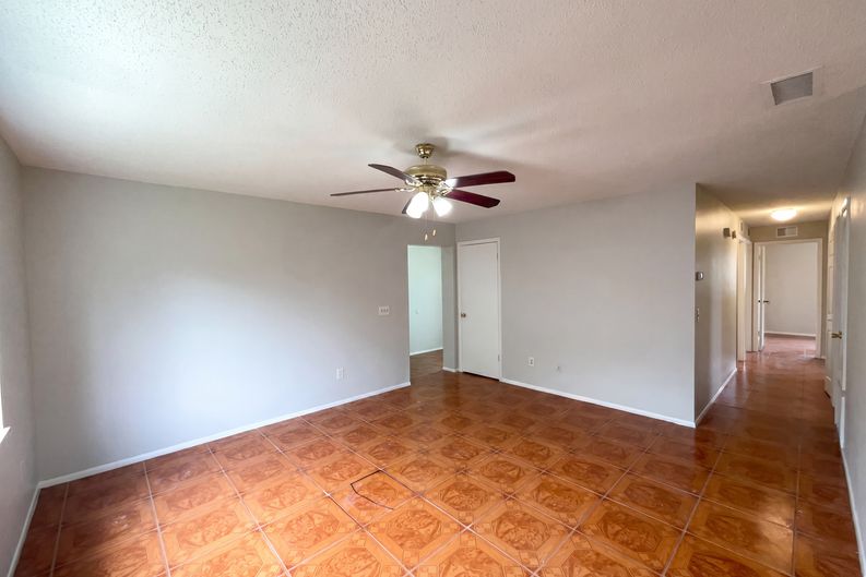 Photo 9 of 27 of 4805 Beacon St, Orlando, FL