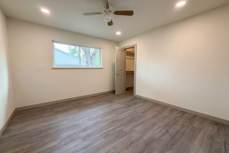 Photo 4 of 19 of 10726 Sugar Hill Dr, Houston, TX