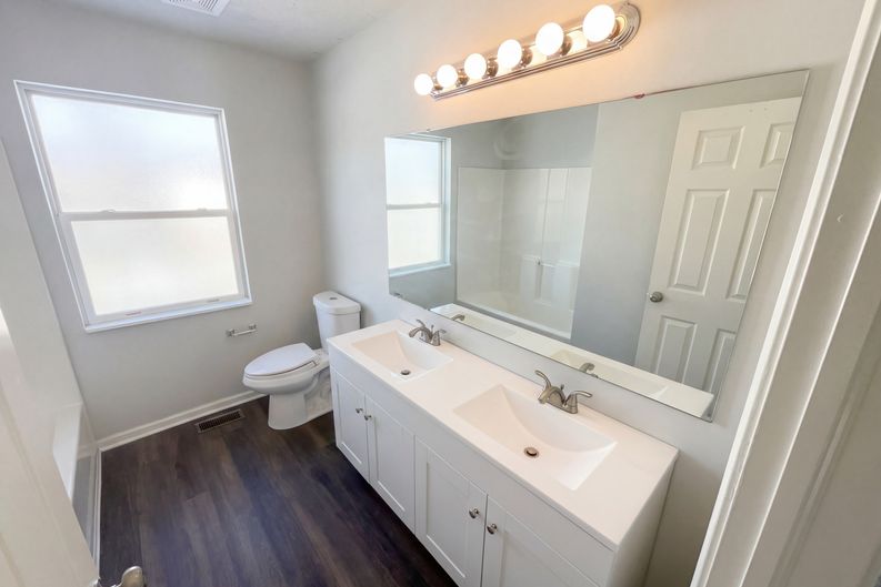 Photo 6 of 31 of 10142 Sandcherry Ln, Indianapolis, IN