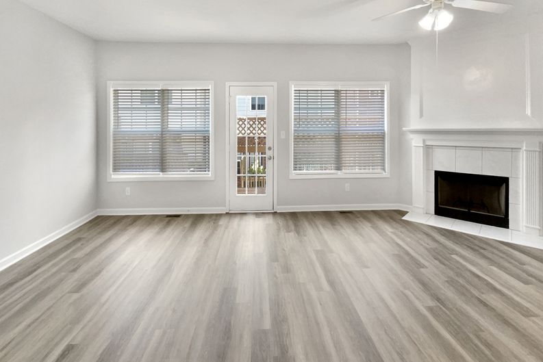 Photo 32 of 52 of 1622 Halliard Dr, Lawrenceville, GA