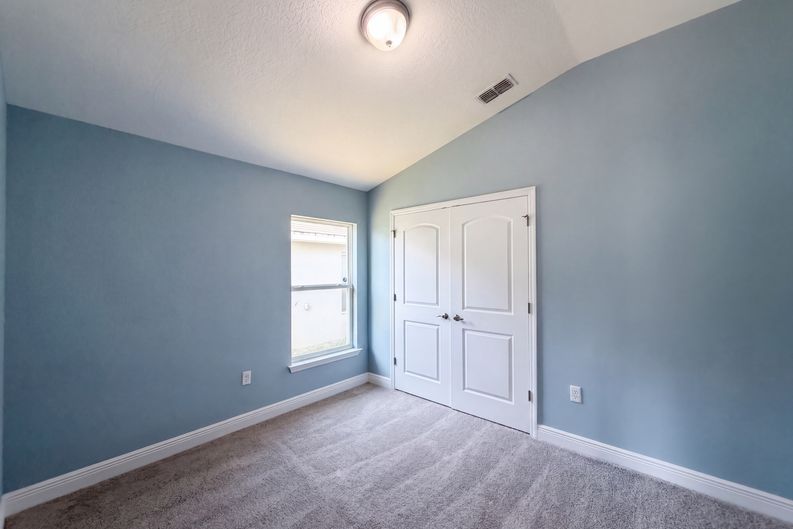 Photo 20 of 26 of 1229 Longville Cir, Tavares, FL