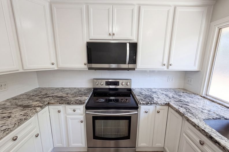Photo 9 of 23 of 23732 San Dona, Laguna Hills, CA