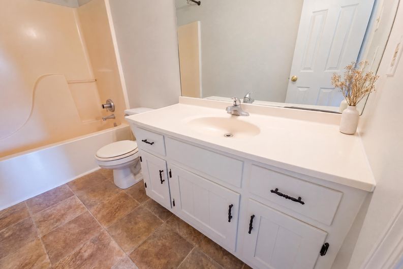 Photo 9 of 19 of 8921 Basswood Dr, Quinton, VA