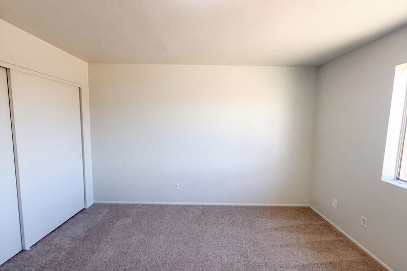 Photo 6 of 27 of 1413 W Behrend Dr, Phoenix, AZ