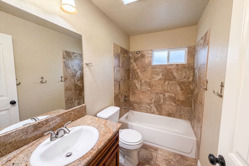 Photo 17 of 27 of 2605 Waterton Way, Sacramento, CA