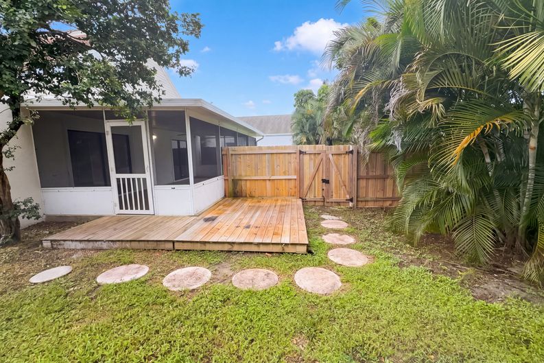 Photo 15 of 17 of 87 Buxton Ln, Boynton Beach, FL