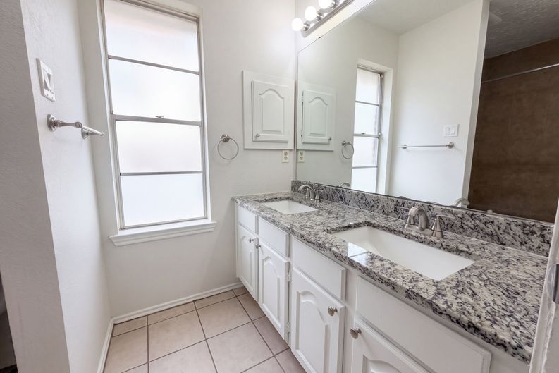 Photo 13 of 17 of 6315 Welles Fawn Cir, San Antonio, TX