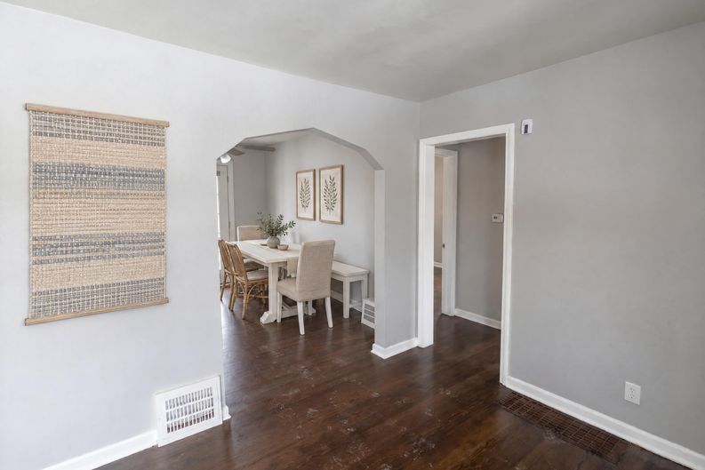 Photo 7 of 17 of 715 E 72nd Ter, Kansas City, MO