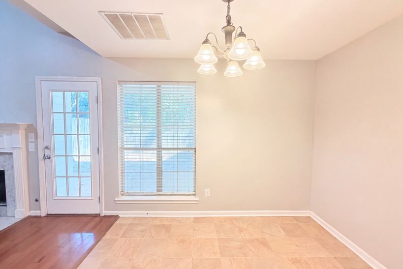 Photo 5 of 20 of 531 Canyon Park Dr, Pelham, AL