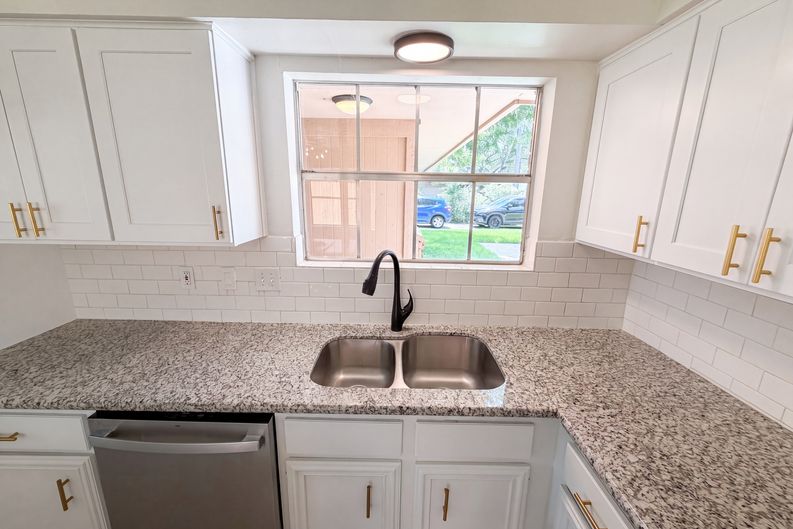 Photo 10 of 23 of 719 Equinox St, Crosby, TX