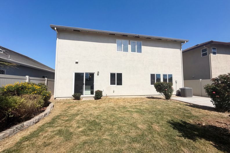 Photo 11 of 46 of 1176 Willow Hill Ave, Sacramento, CA