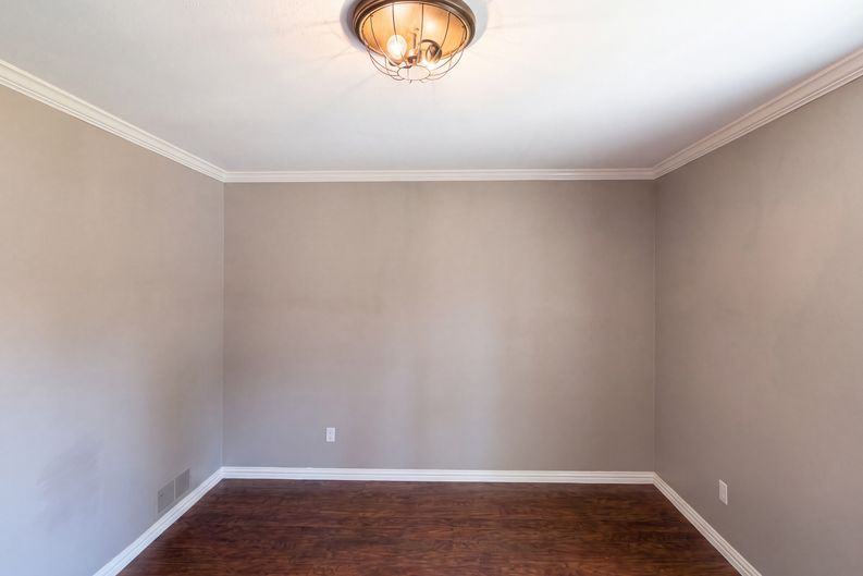 Photo 11 of 16 of 1115 N Waterview Dr, Richardson, TX