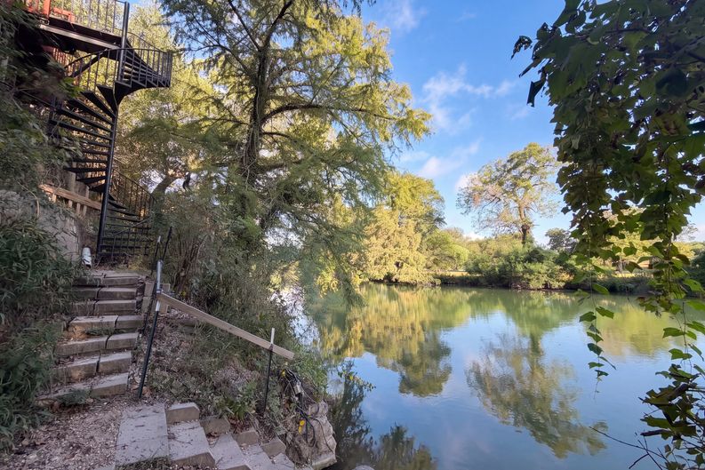 Photo 17 of 18 of 474 Seele St, New Braunfels, TX