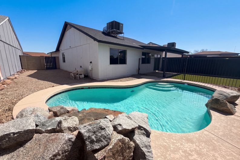 Photo 8 of 19 of 20226 N 32nd Ln, Phoenix, AZ