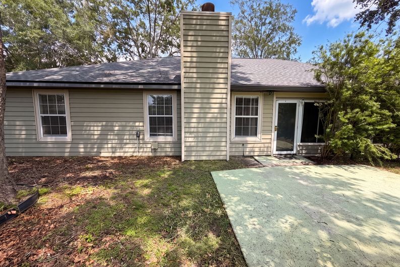 Photo 5 of 24 of 944 NW 87th Dr, Gainesville, FL