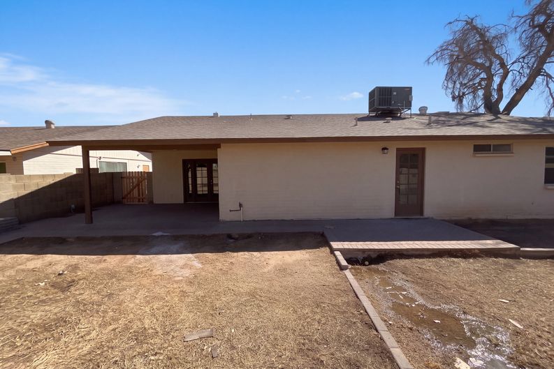 Photo 5 of 32 of 4038 W Mercer Ln, Phoenix, AZ