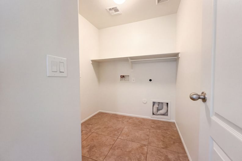 Photo 16 of 19 of 786 W Mesquite Tree Ln, San Tan Valley, AZ