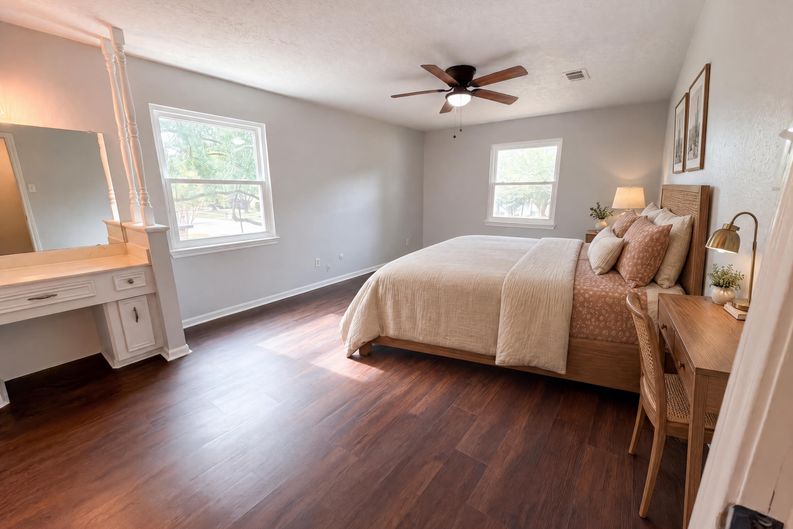 Photo 16 of 25 of 16121 Lakeview Dr, Jersey Village, TX