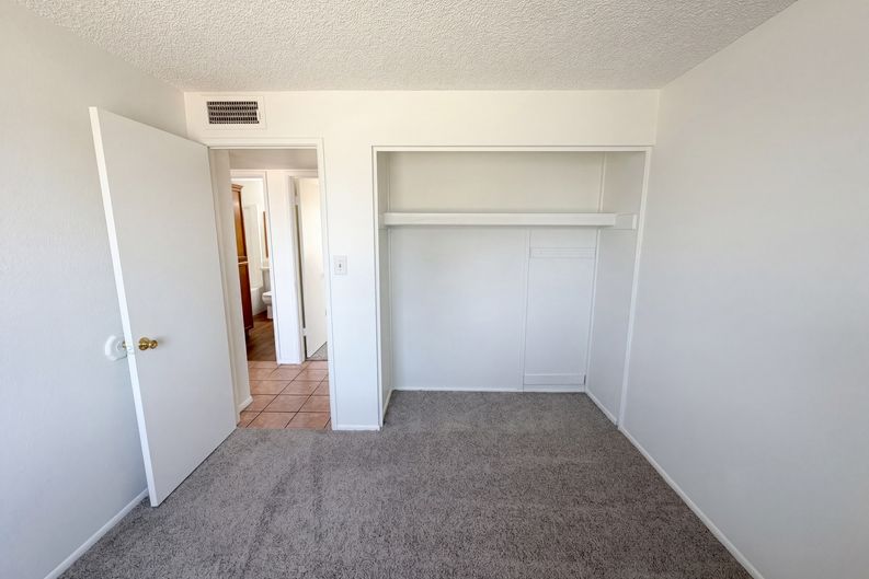 Photo 11 of 19 of 2831 N 70th Dr, Phoenix, AZ
