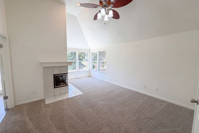 Photo 4 of 31 of 4711 Wildflower Ln, Rocklin, CA