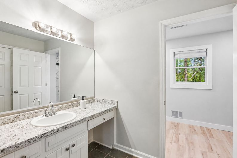 Photo 9 of 22 of 82 Park Ln, Dallas, GA