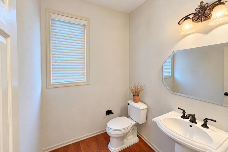 Photo 8 of 34 of 4509 NE Ridgeline Cir, Lees Summit, MO