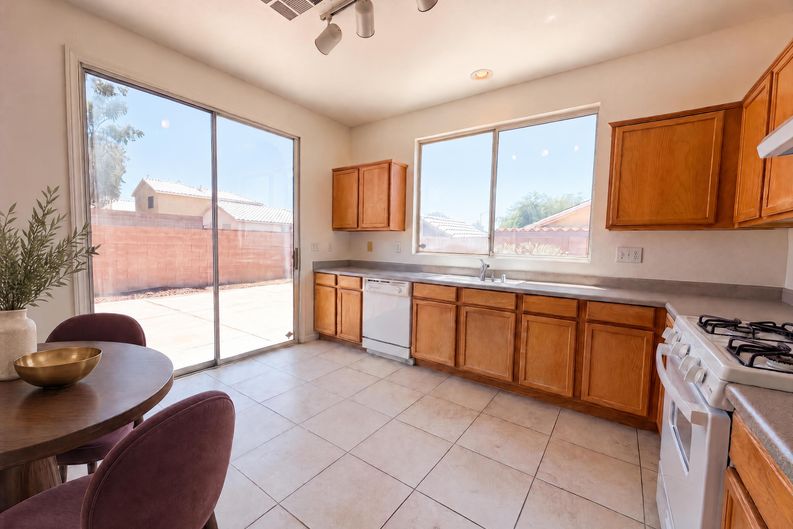 Photo 12 of 22 of 521 Quail Bird Pl, Henderson, NV