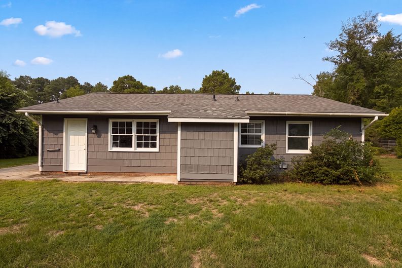 Photo 5 of 16 of 6616 Amanda Cir, Fayetteville, NC