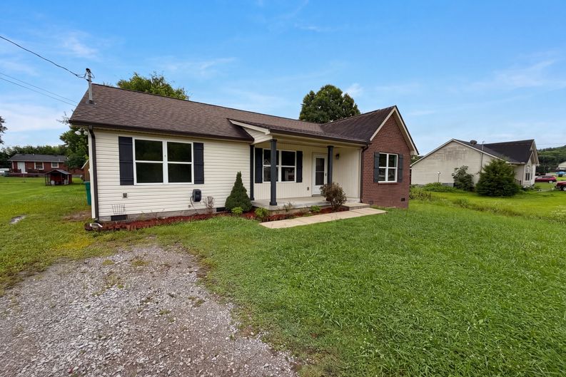 Photo 17 of 20 of 1115 Moreno Ln, Lewisburg, TN