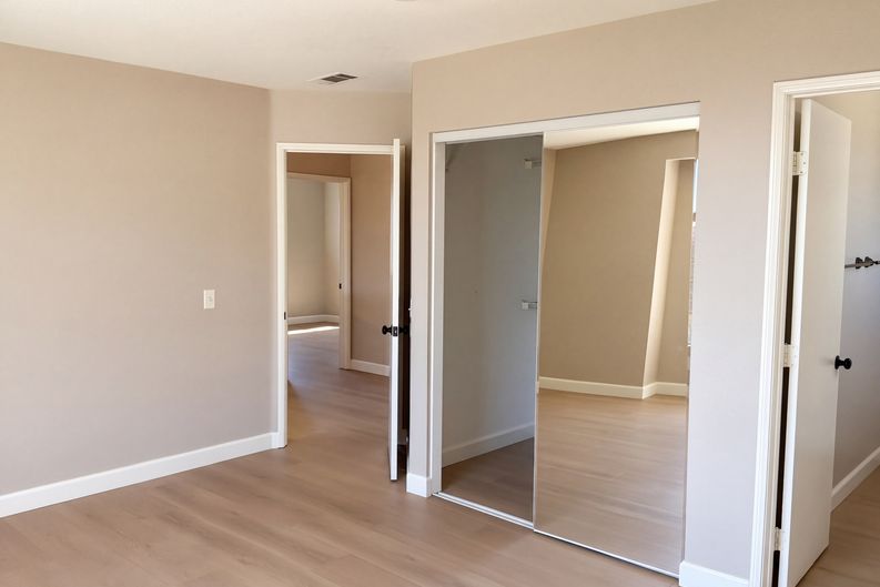 Photo 13 of 33 of 1796 Carpenter St, Rialto, CA